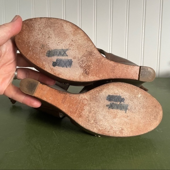 Chloe Stacked Heel Wedges w Peep Toes in Leather - Picture 12 of 13